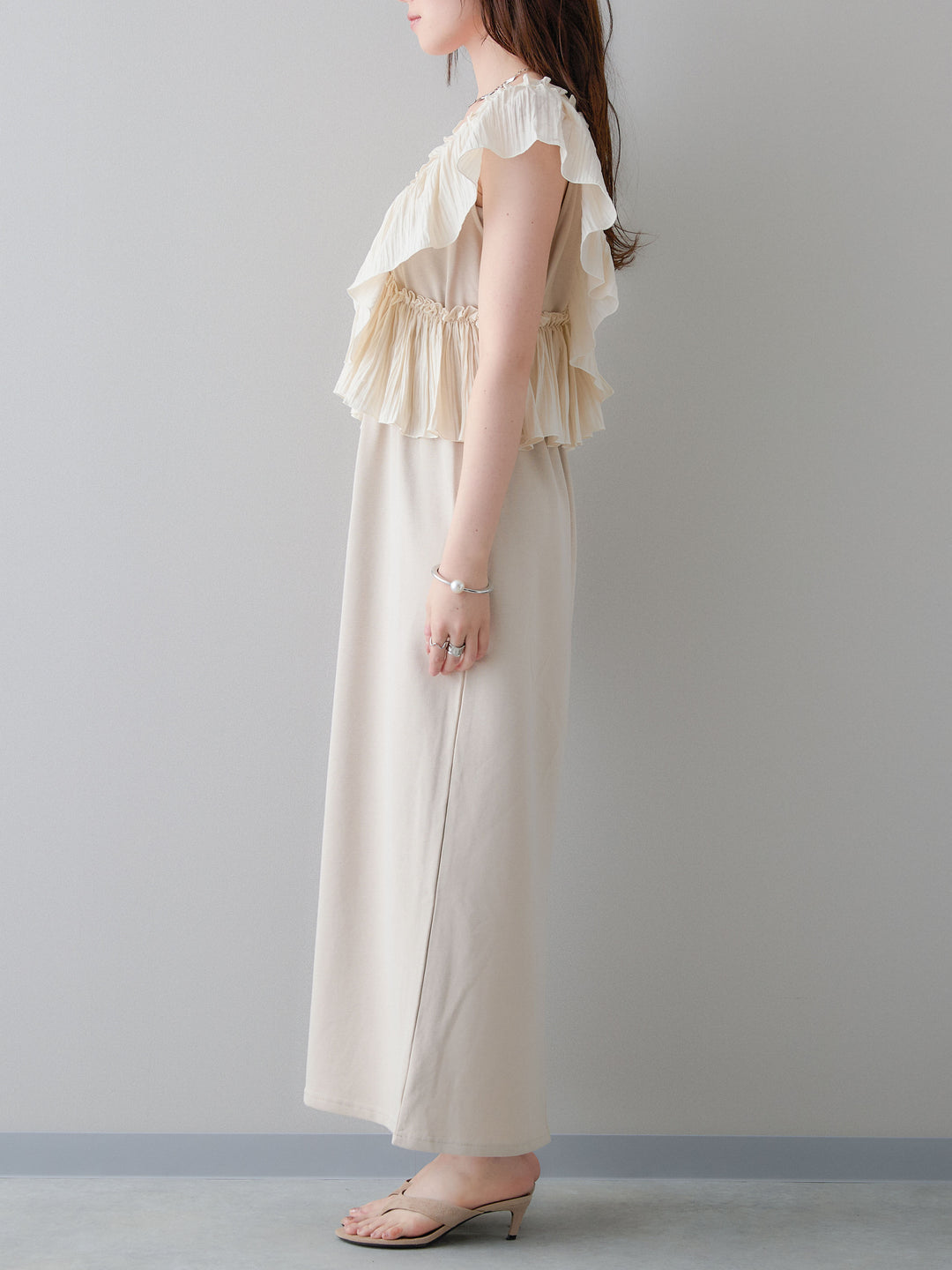 [予約]マルチWAYフリルスウェットワンピース/beige