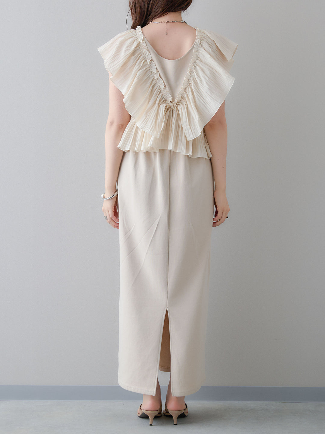 [予約]マルチWAYフリルスウェットワンピース/beige