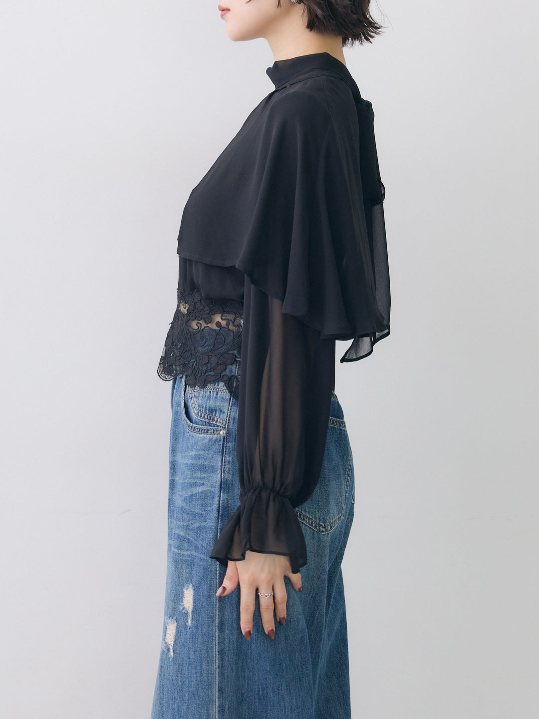 [予約]レースヘムケープデザインシアーブラウス/black