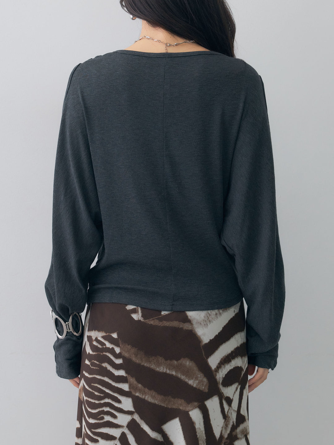 [予約]ショルダーオープンドレープネックカットソー/darkgray