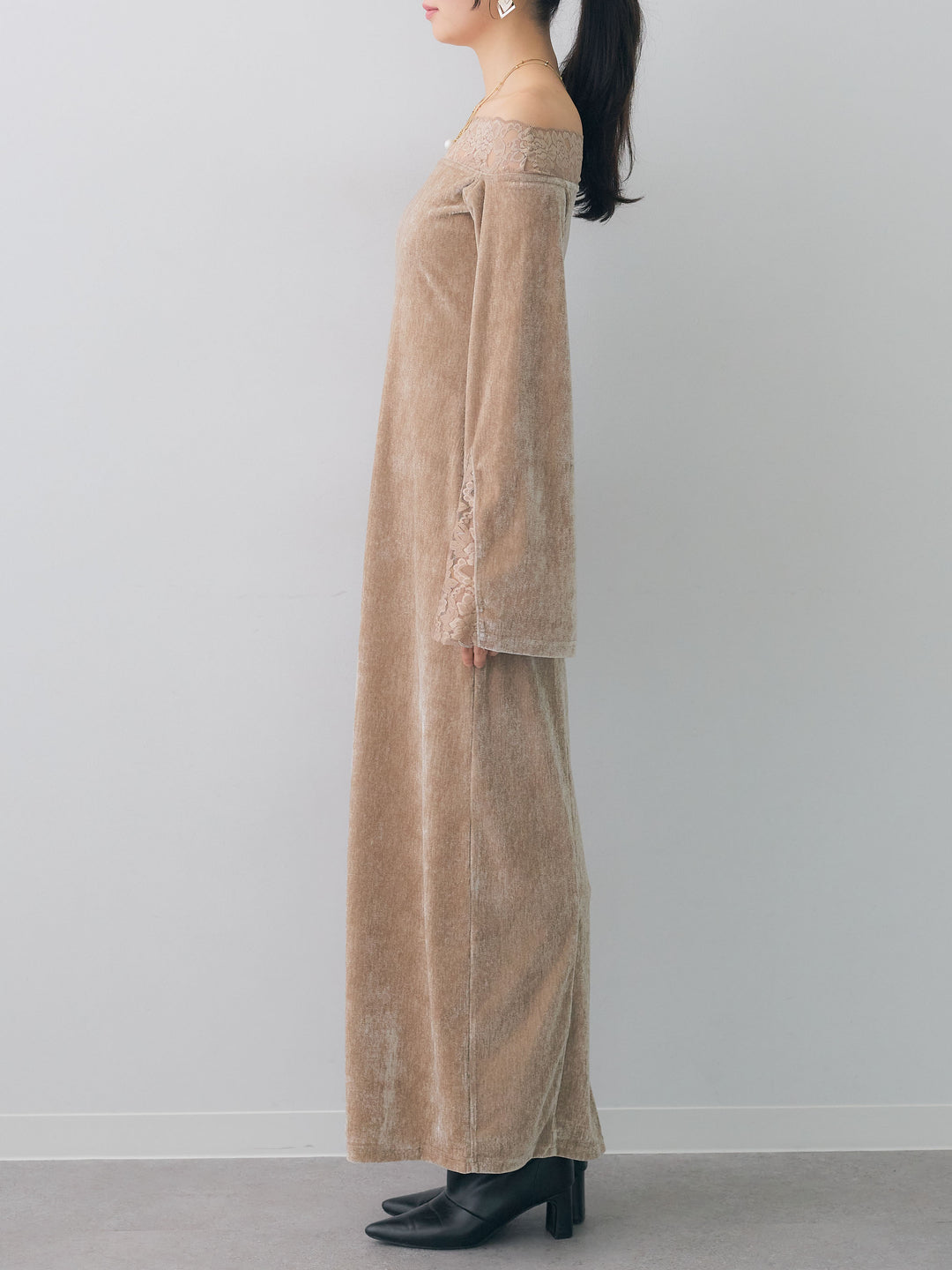 [予約]ベロアレースドッキングオフショルワンピース/beige