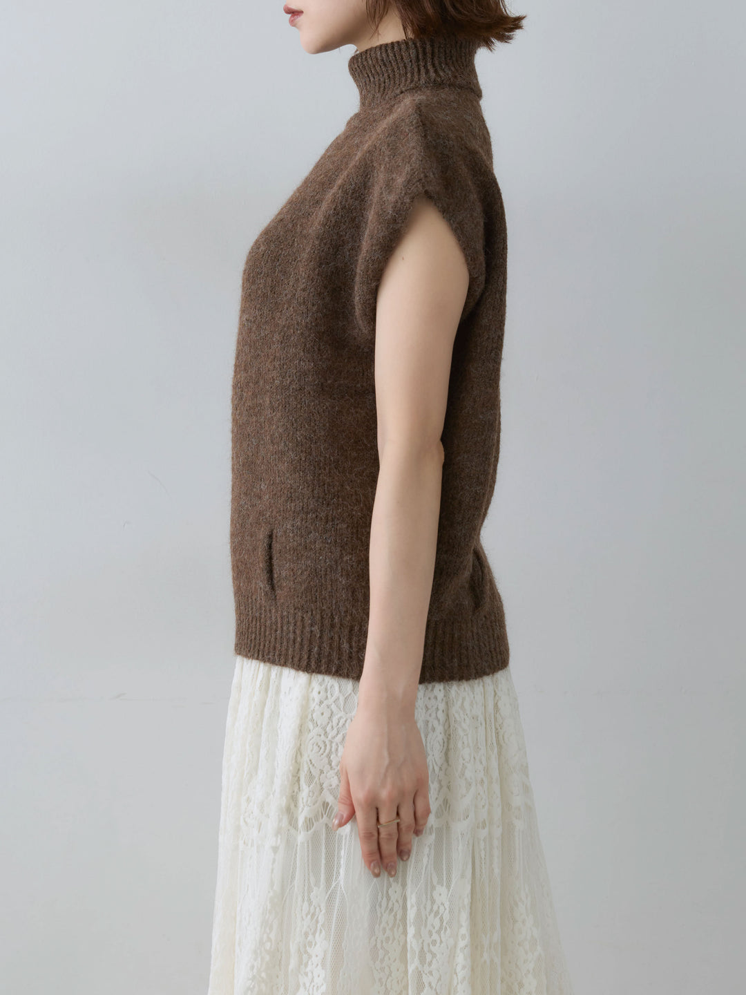 [予約]タートルベルトループニットベスト/brown