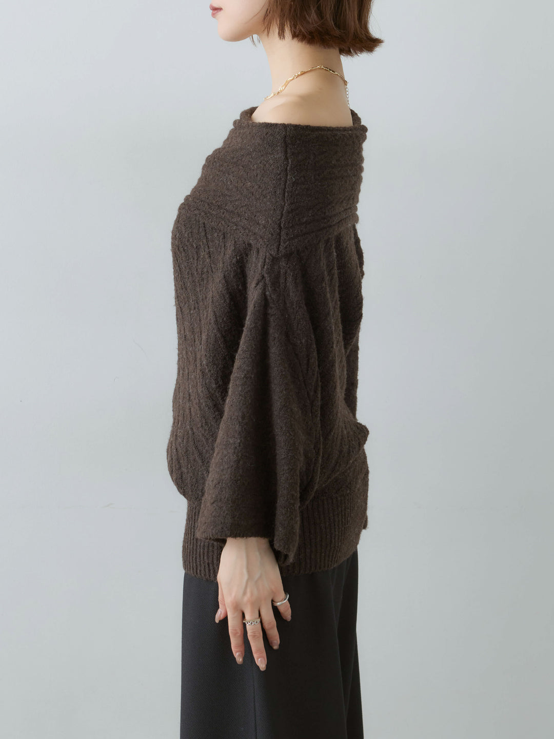 [予約]アシメデザインオフショルニットトップス/brown