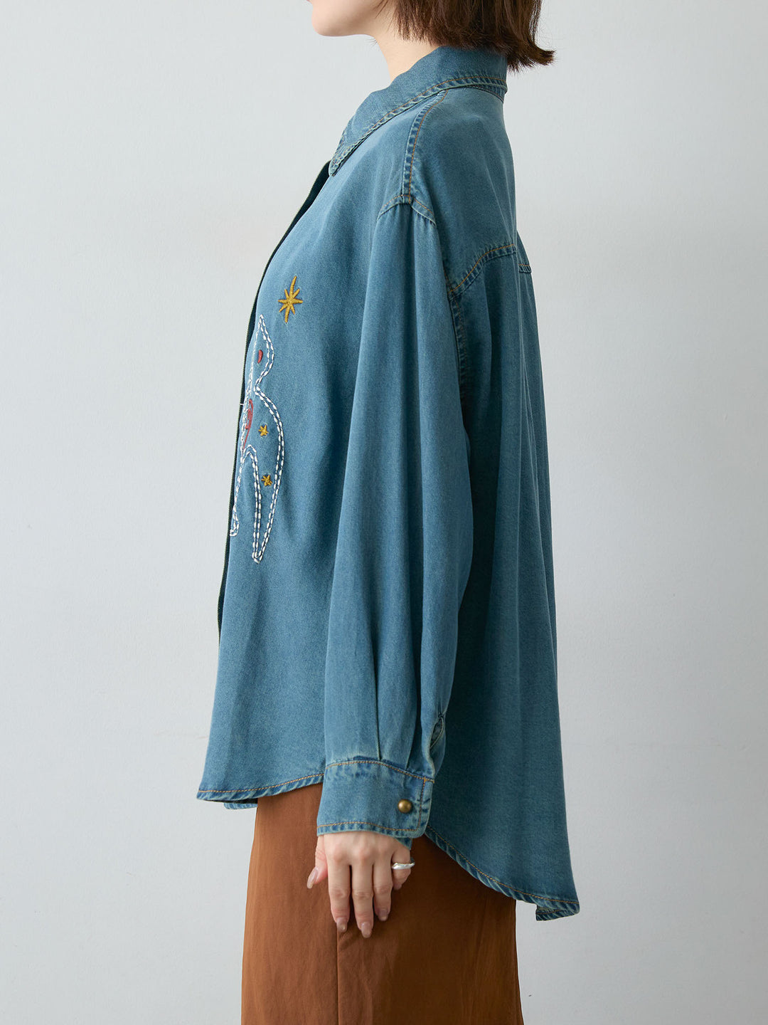 [予約]モチーフ刺繍デニムシャツ/blue