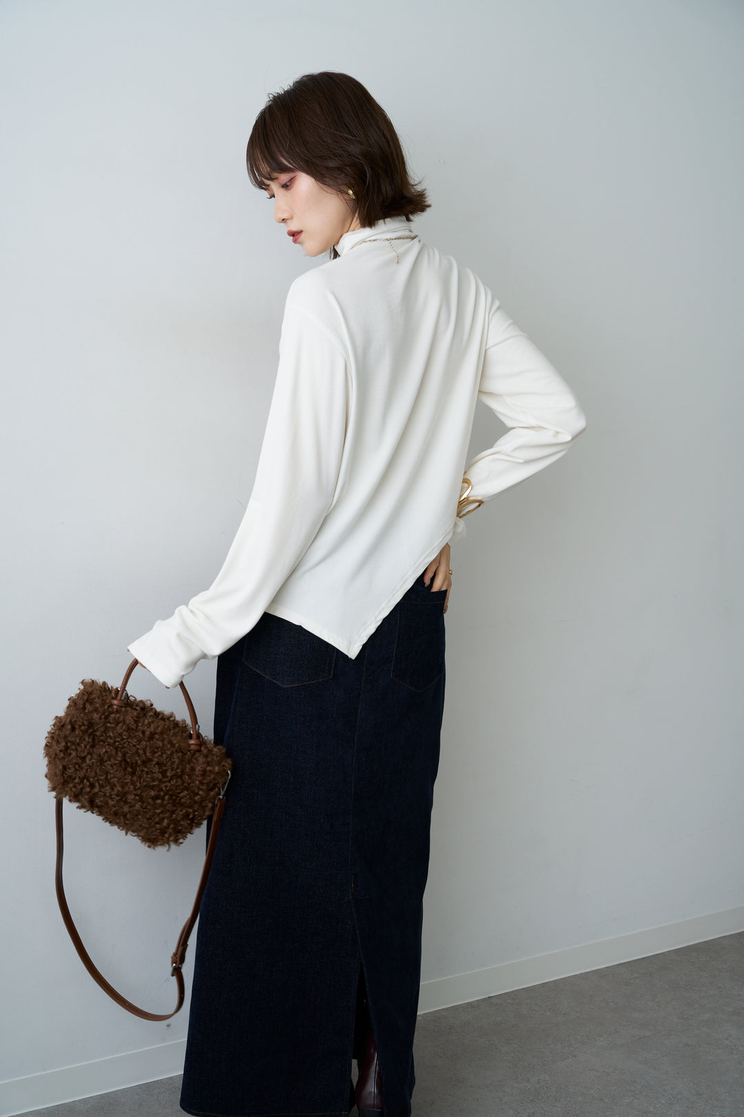 [予約]モックネックアシメヘムトップス/white