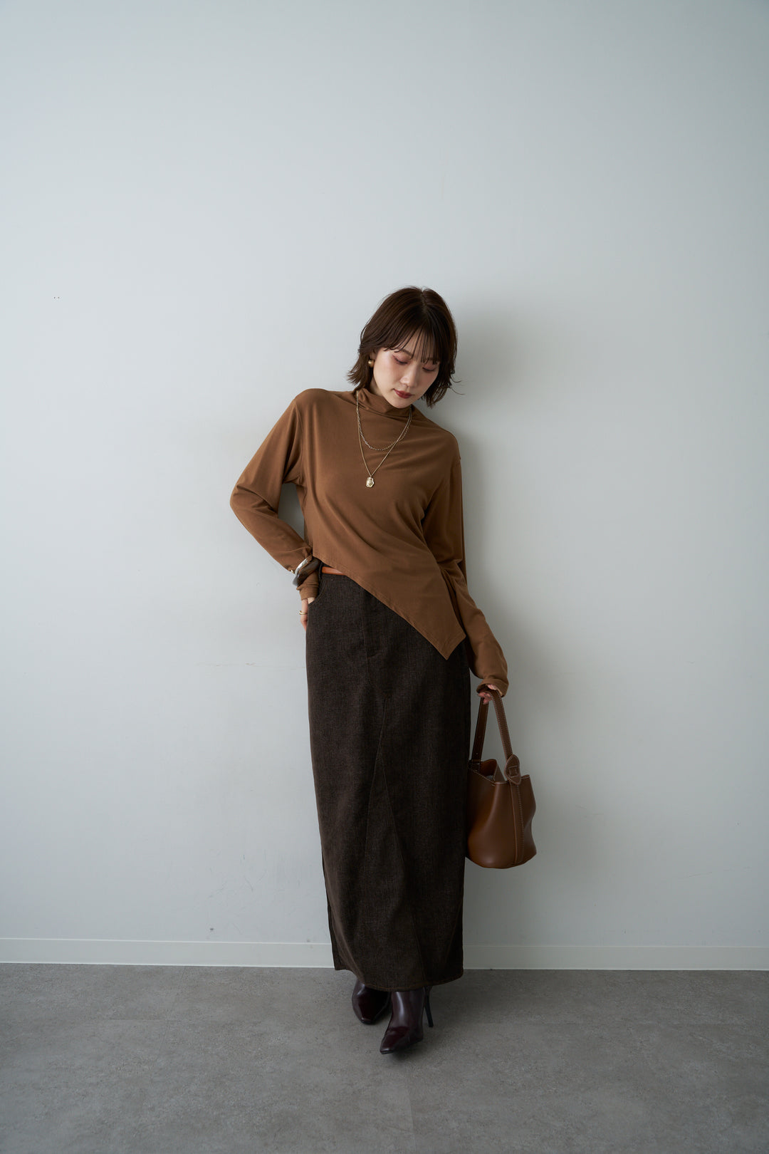 [予約]モックネックアシメヘムトップス/brown