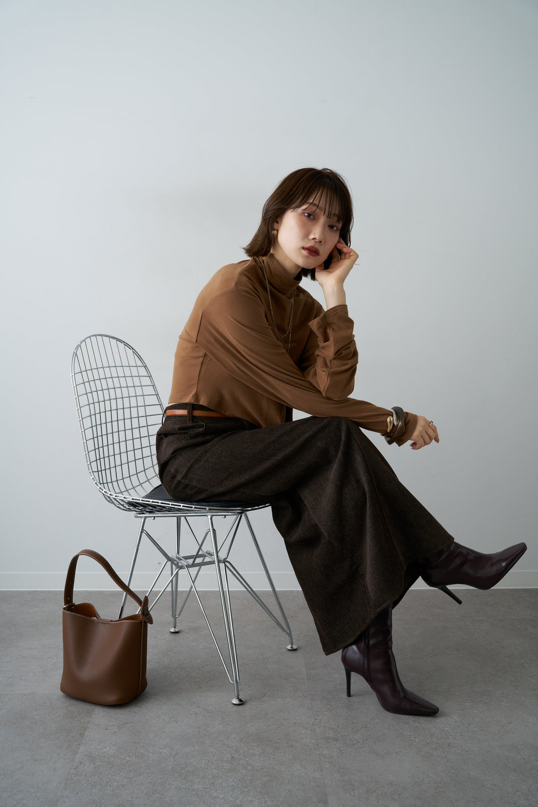 [予約]モックネックアシメヘムトップス/brown