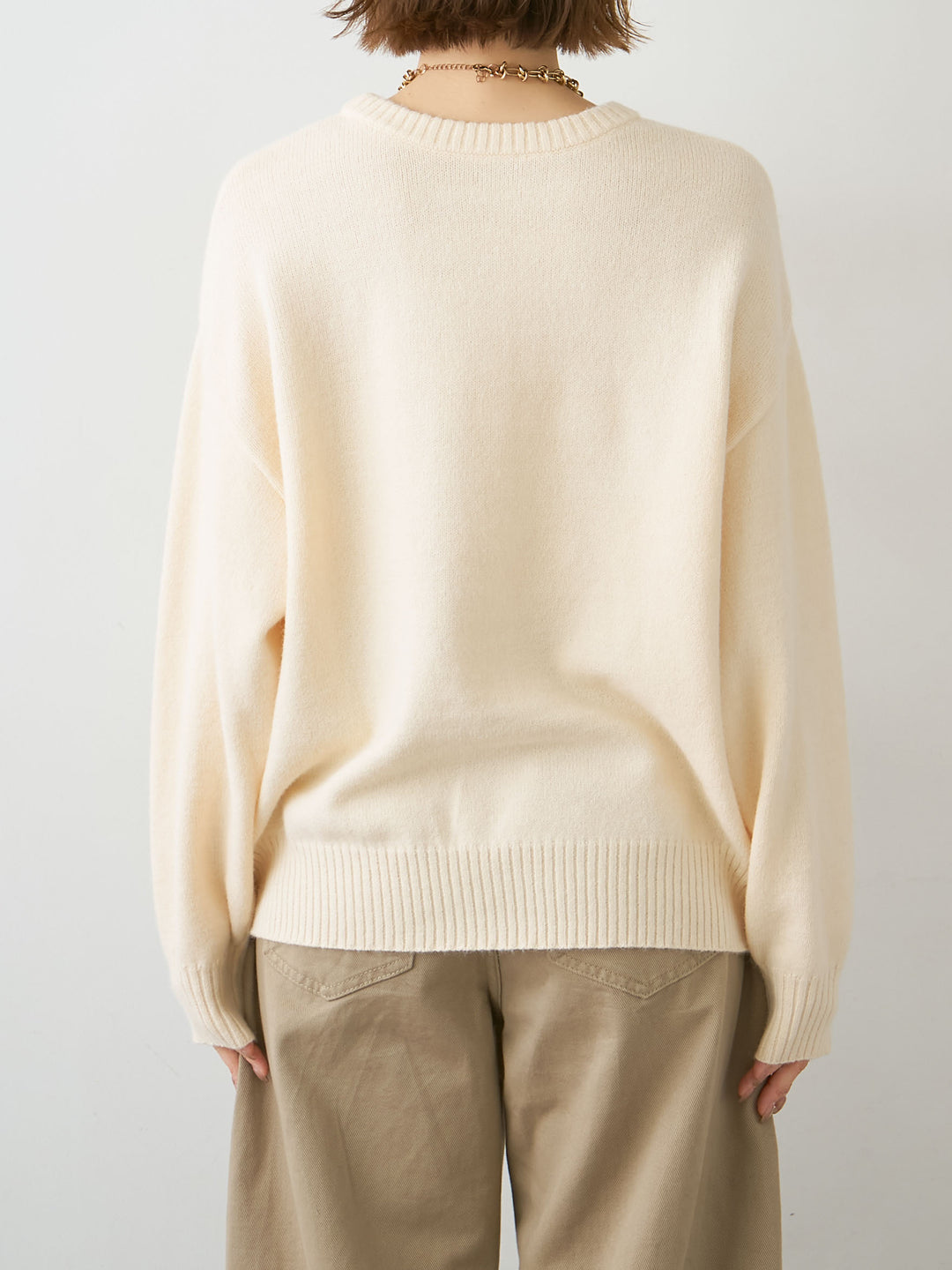 [予約]アルパカタッチ刺繍レースロゴニットプルオーバー/ivory