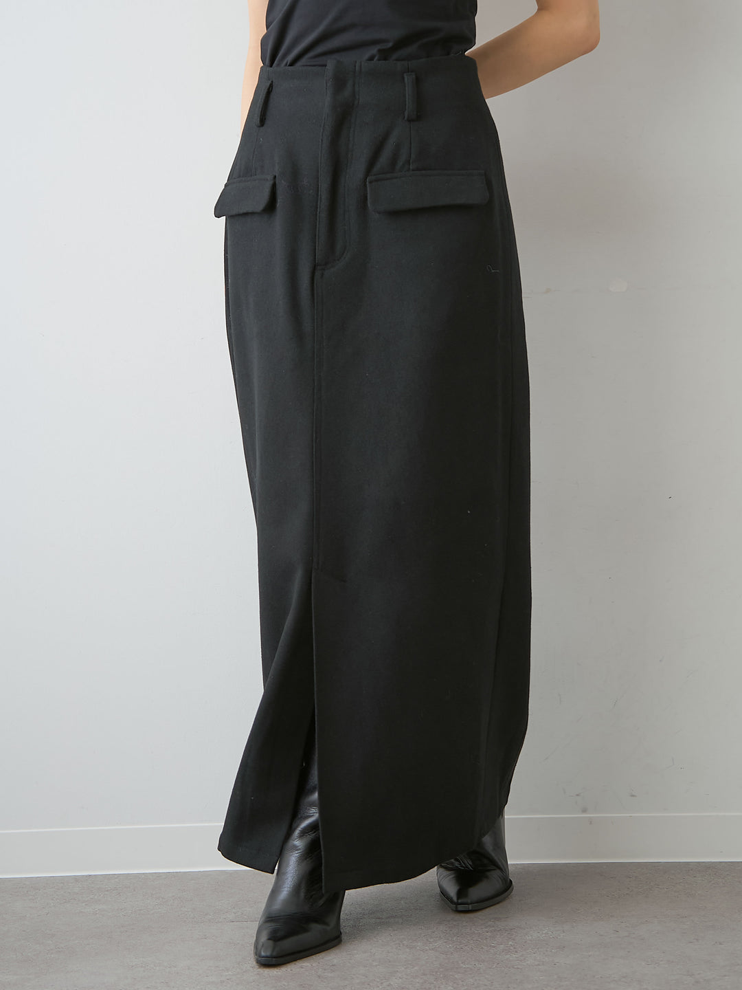 [予約]メルトンフラップ付ストレートスカート/black