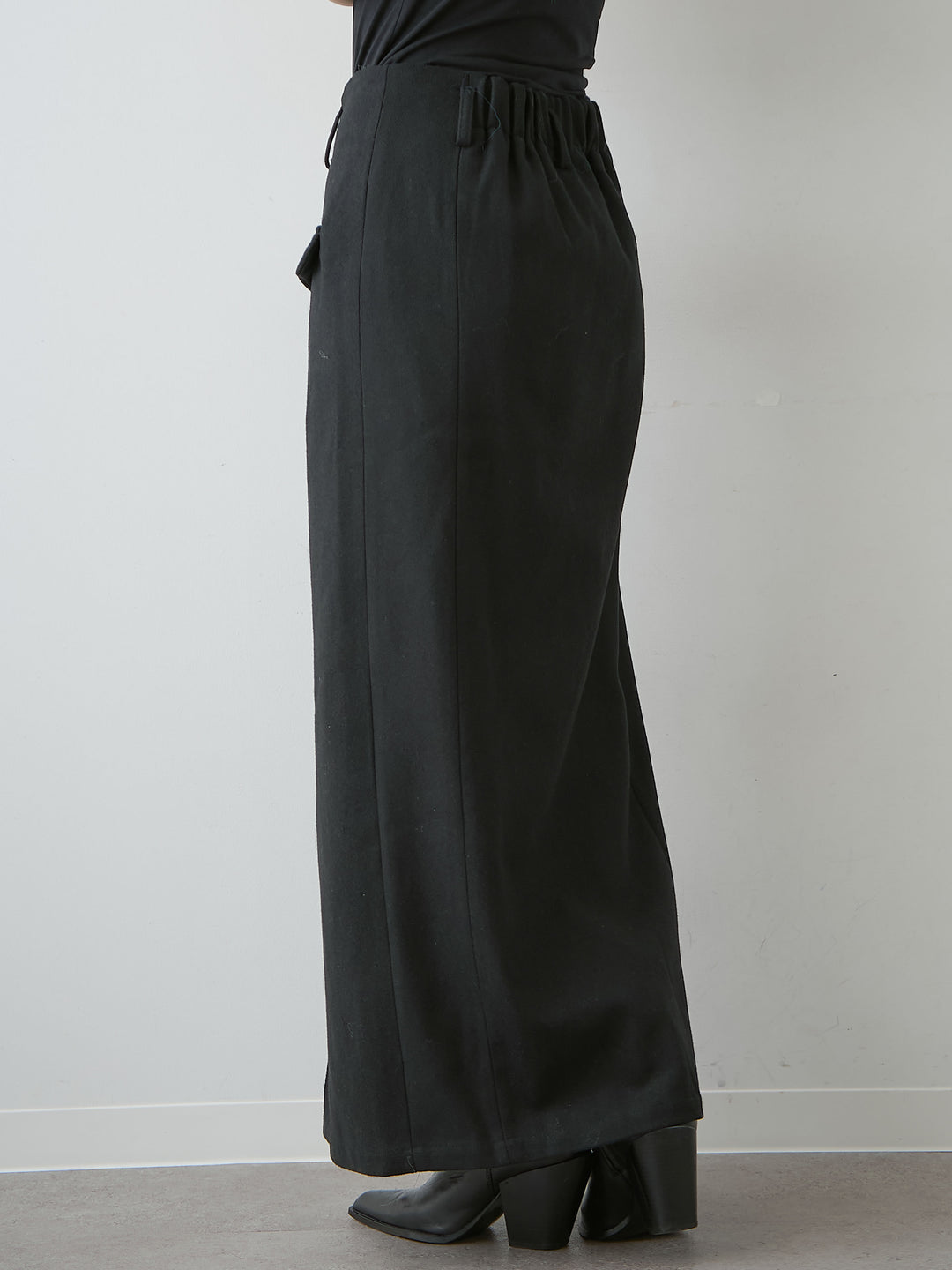 [予約]メルトンフラップ付ストレートスカート/black