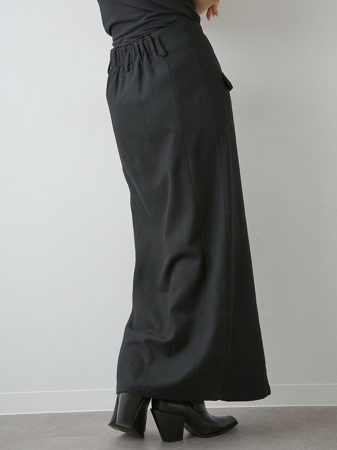 [予約]メルトンフラップ付ストレートスカート/black