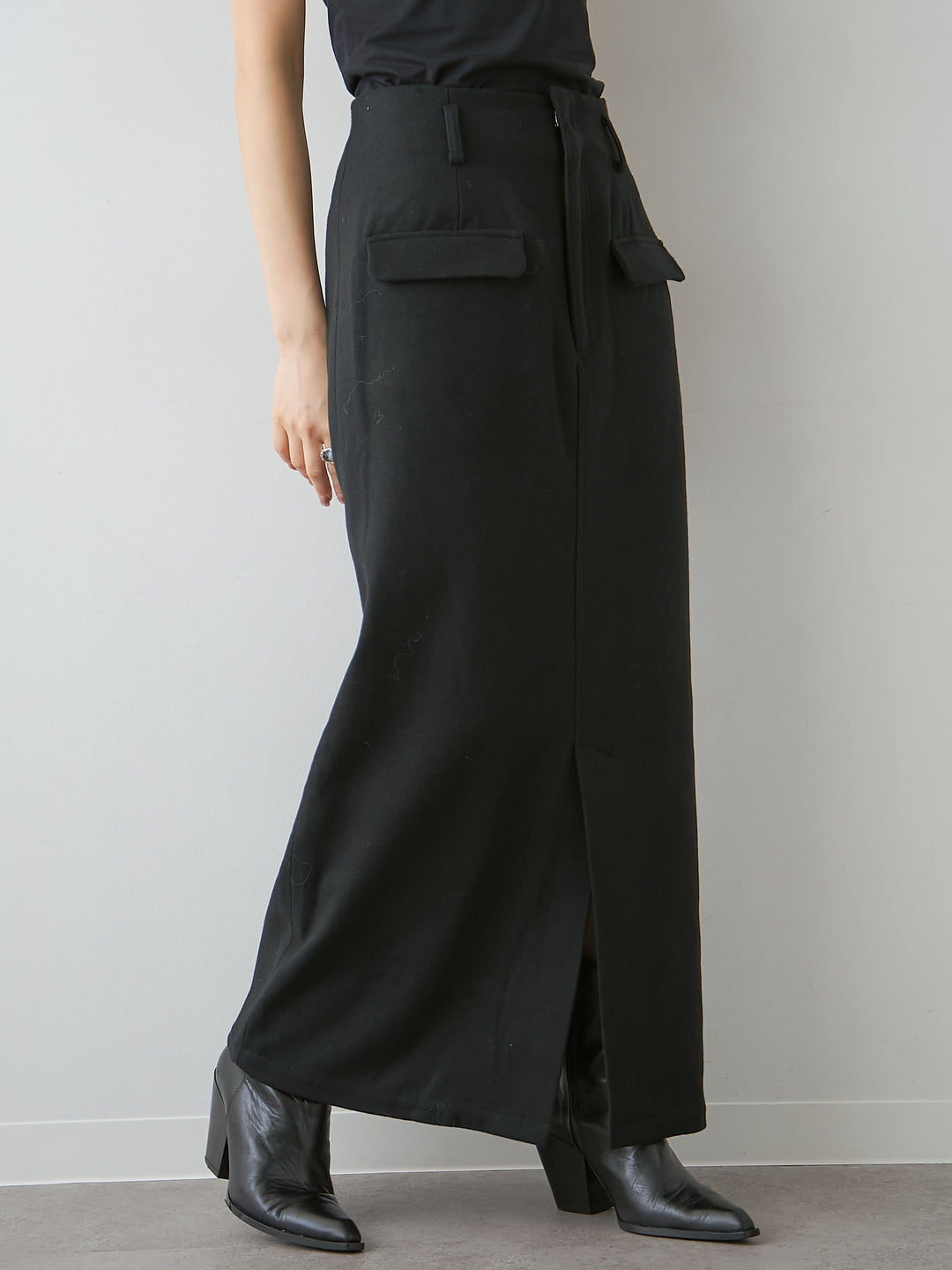 [予約]メルトンフラップ付ストレートスカート/black