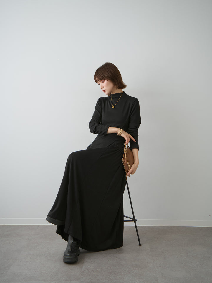 [予約]モックネックドレープニットソーワンピース/black