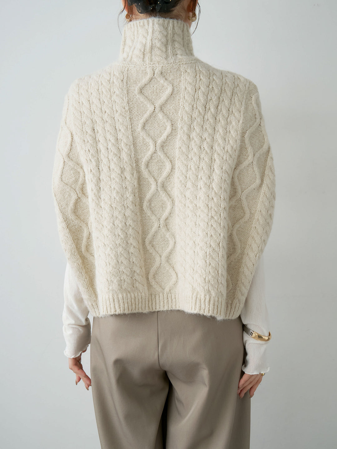 [予約]ケーブルケープニットトップス/beige