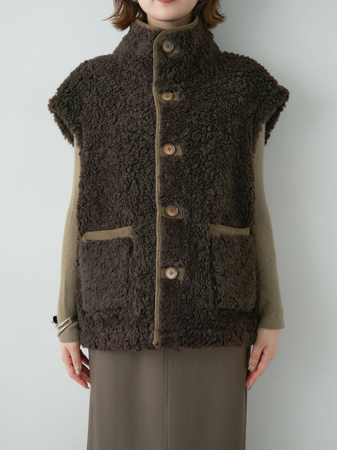 [予約]リバーシブルムートンライクオーバーベスト/khaki