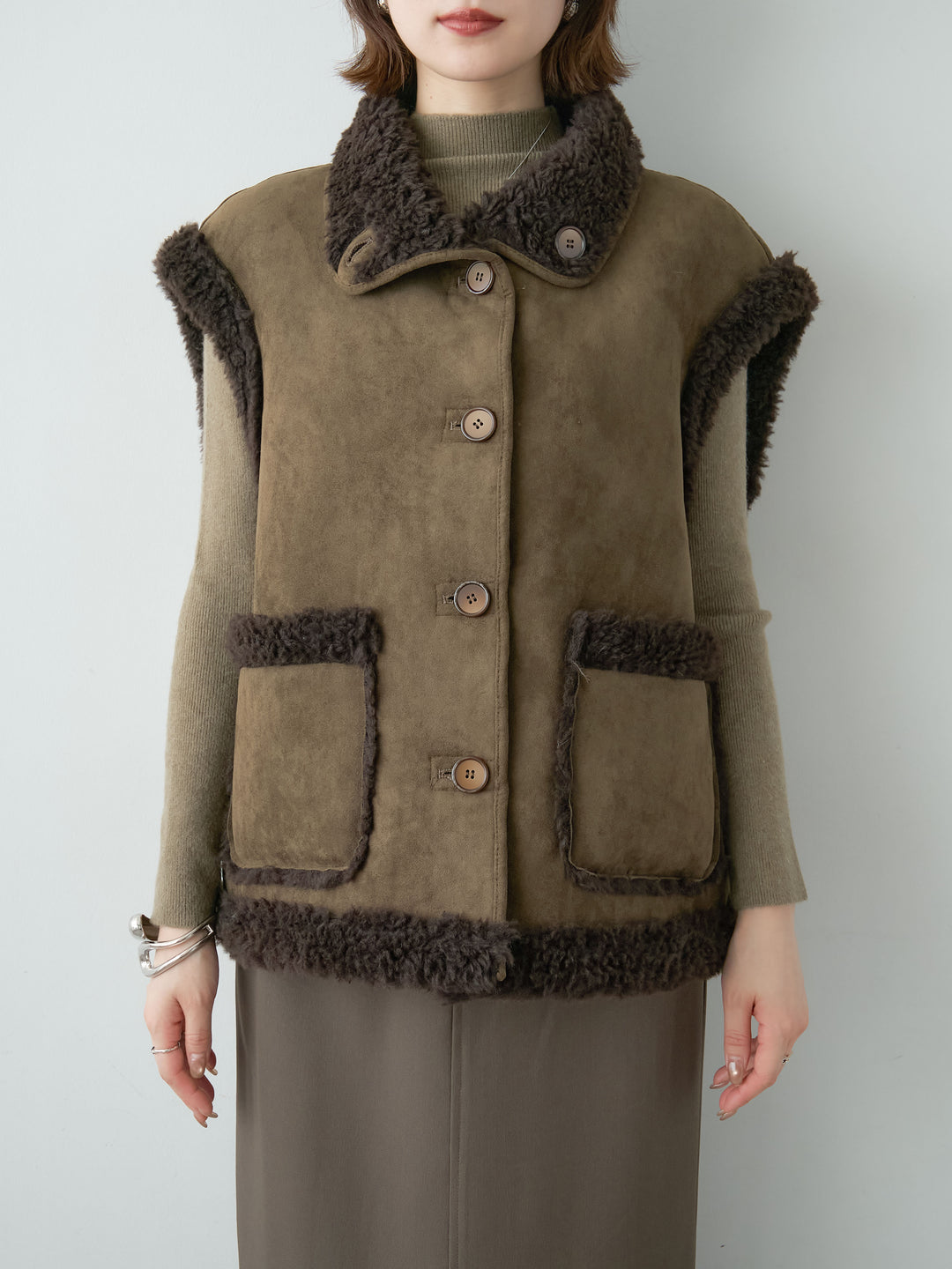 [予約]リバーシブルムートンライクオーバーベスト/khaki
