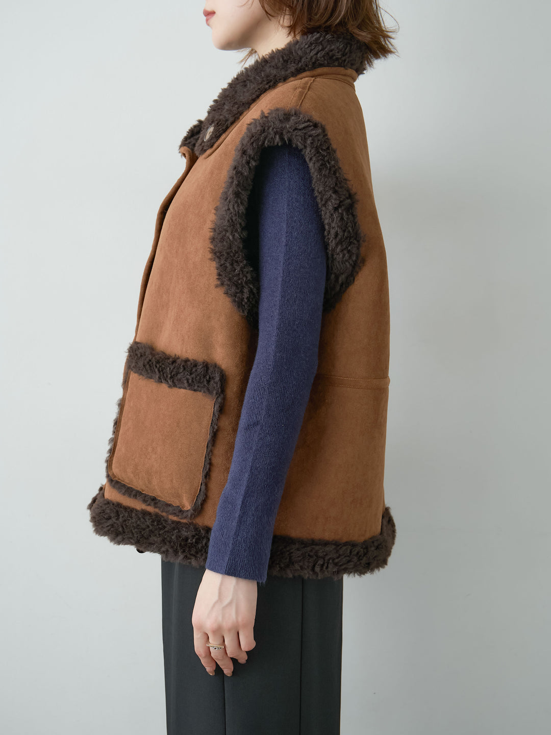 [予約]リバーシブルムートンライクオーバーベスト/brown