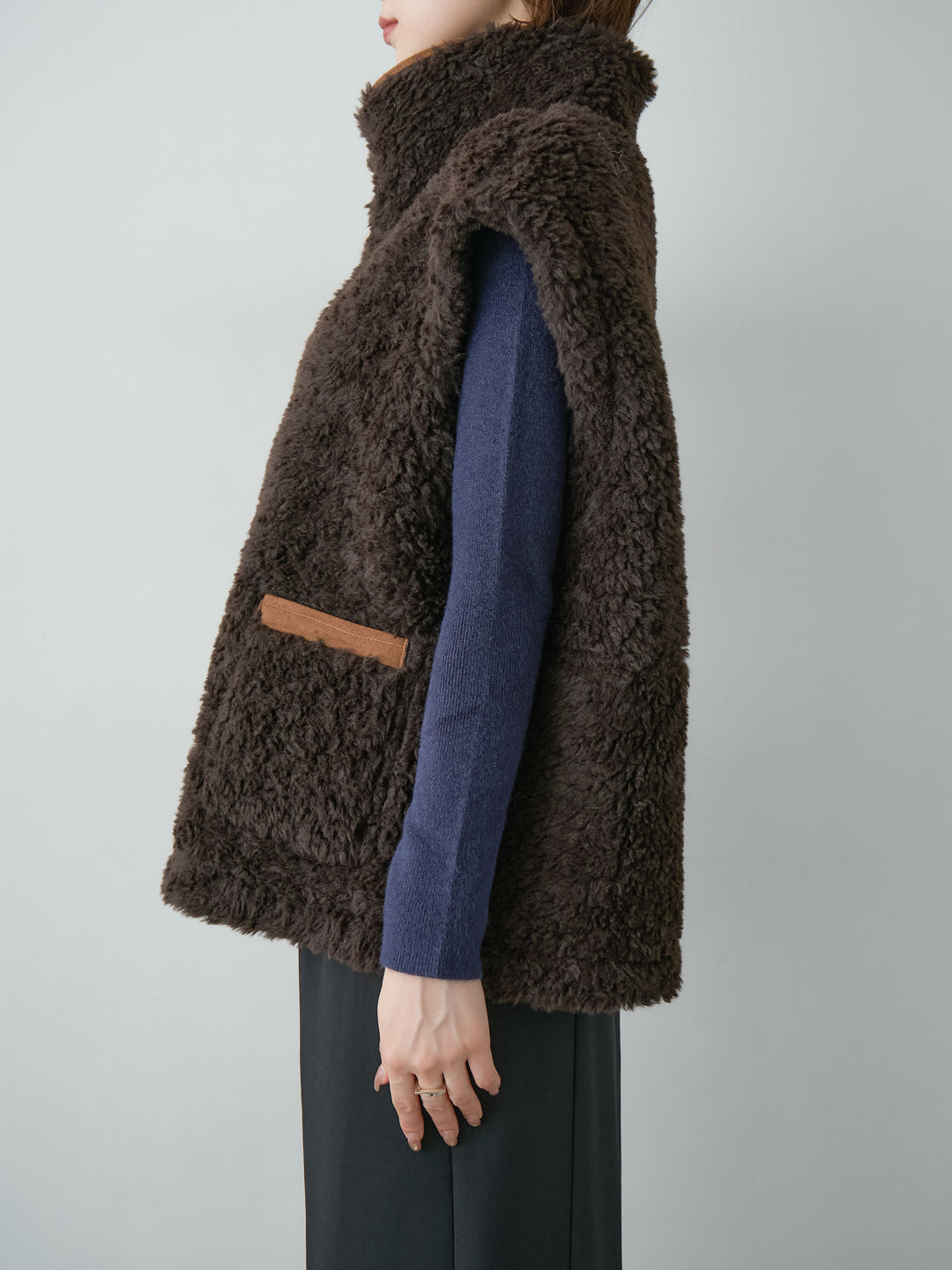 [予約]リバーシブルムートンライクオーバーベスト/brown