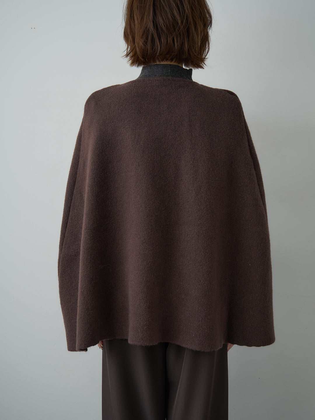 [予約]ゴールドボタンニットケープコート/brown