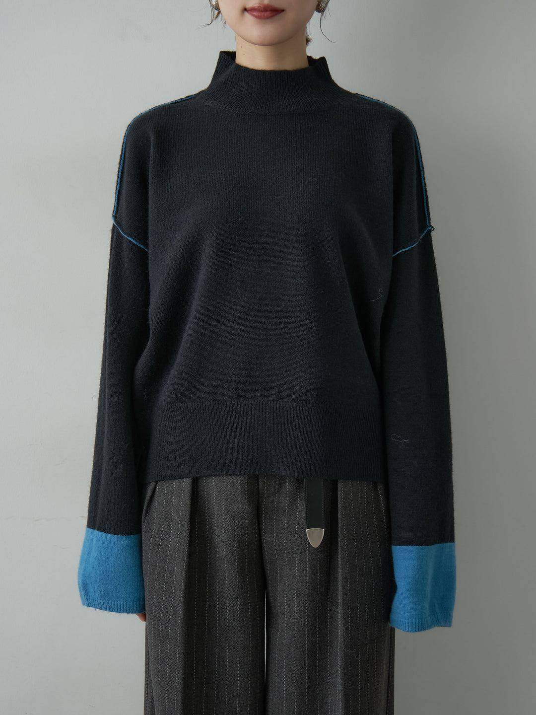 [予約]バイカラートリムワイドハイネックニットトップス/black