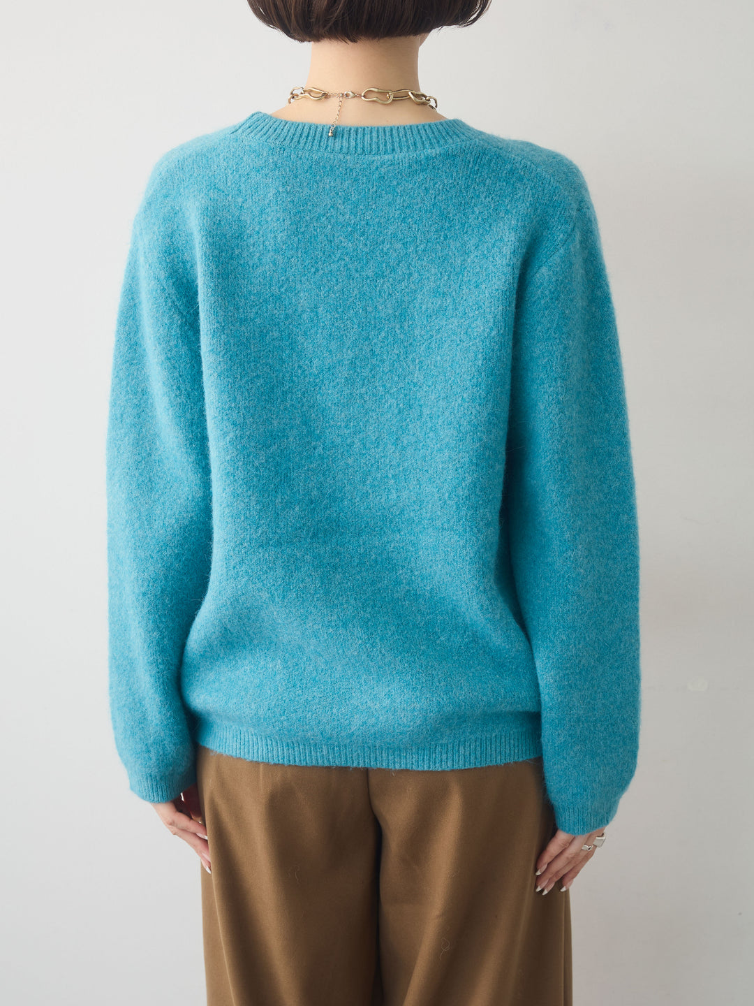 [予約]ソフトヘアリークルーネックニットトップス/blue