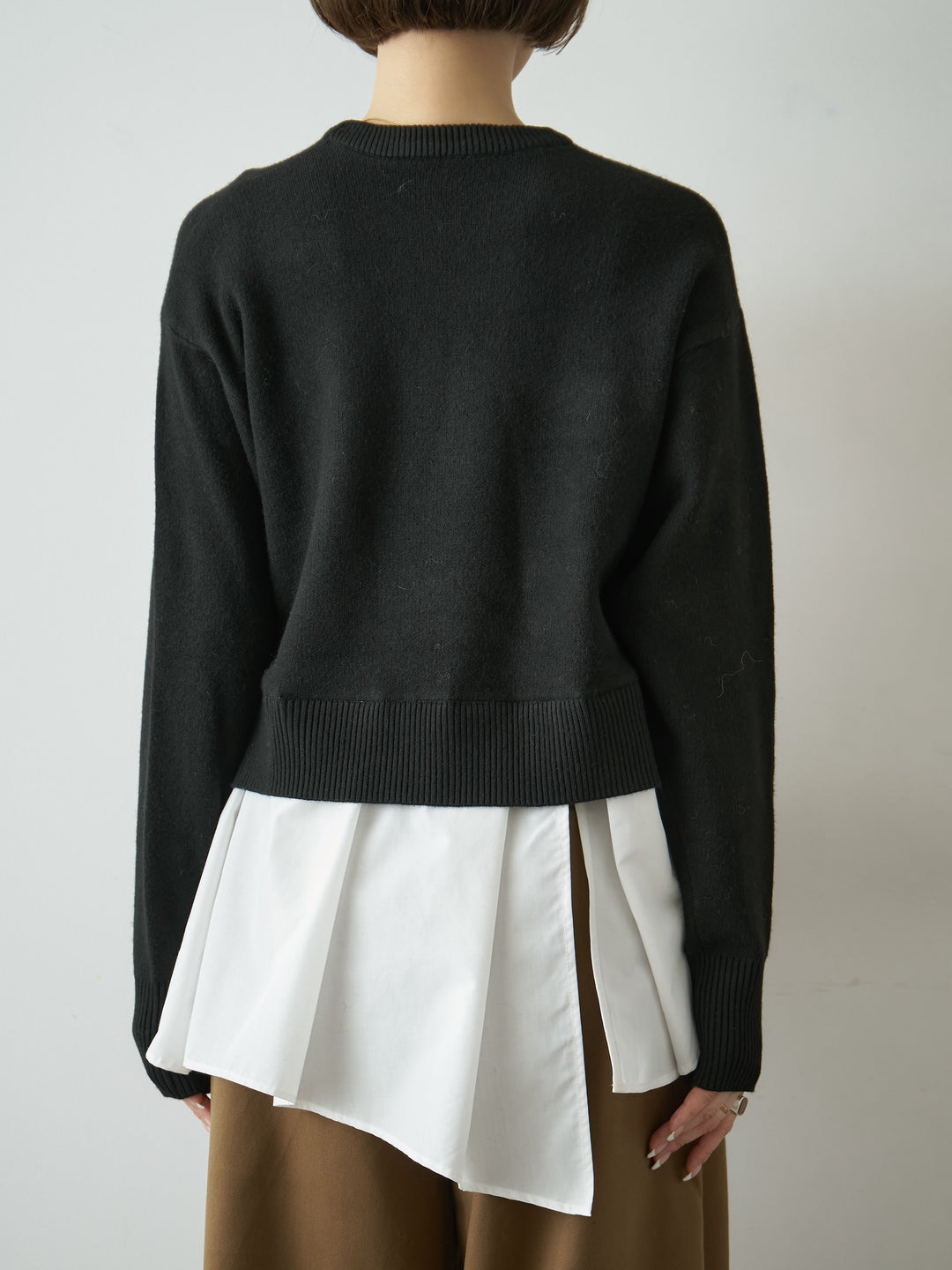 [予約]アシンメトリーシャツレイヤードニットプルオーバー/black