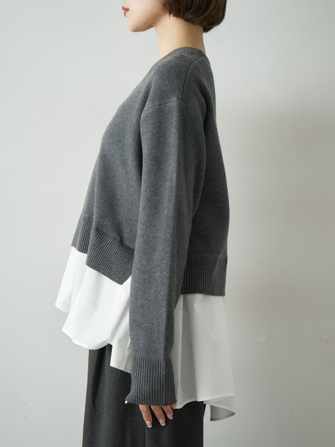 [予約]アシンメトリーシャツレイヤードニットプルオーバー/darkgray