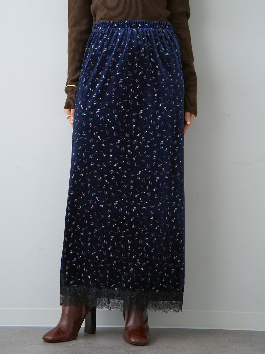[予約]フラワープリントベロアIラインスカート/navy