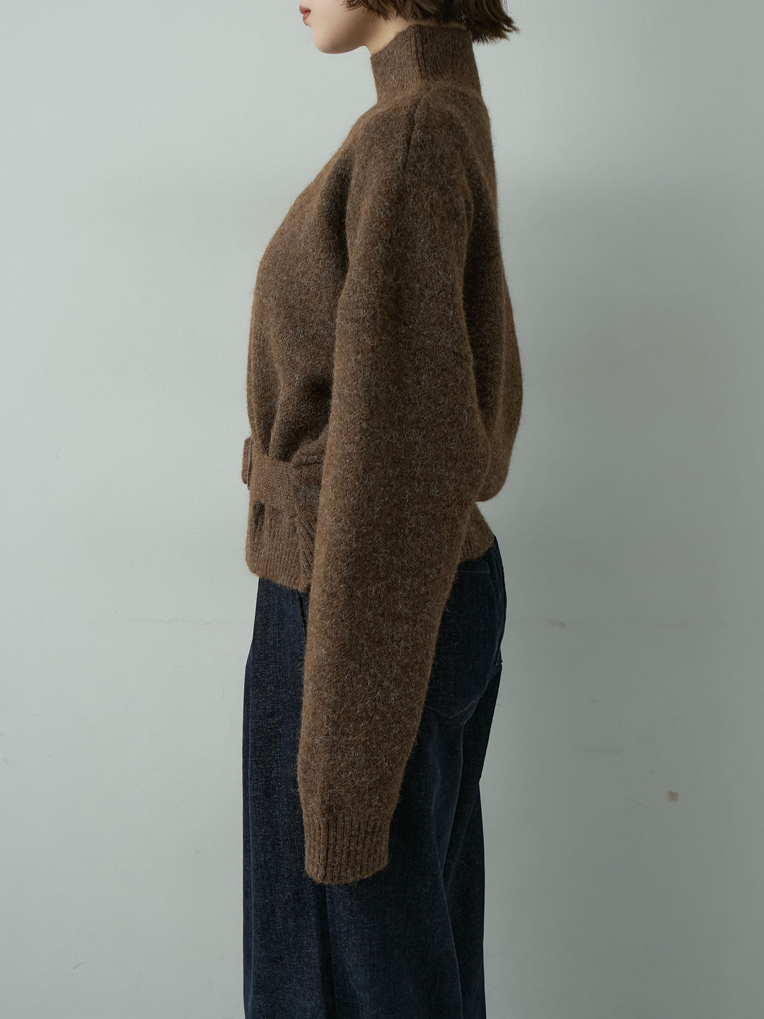 [予約]ウエストベルトハイネックニットトップス/brown