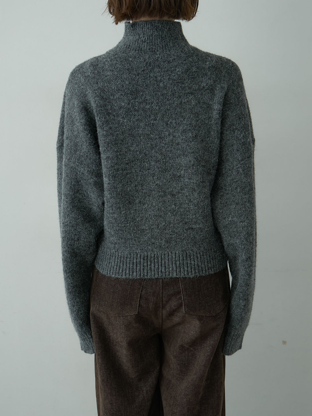[予約]ウエストベルトハイネックニットトップス/darkgray