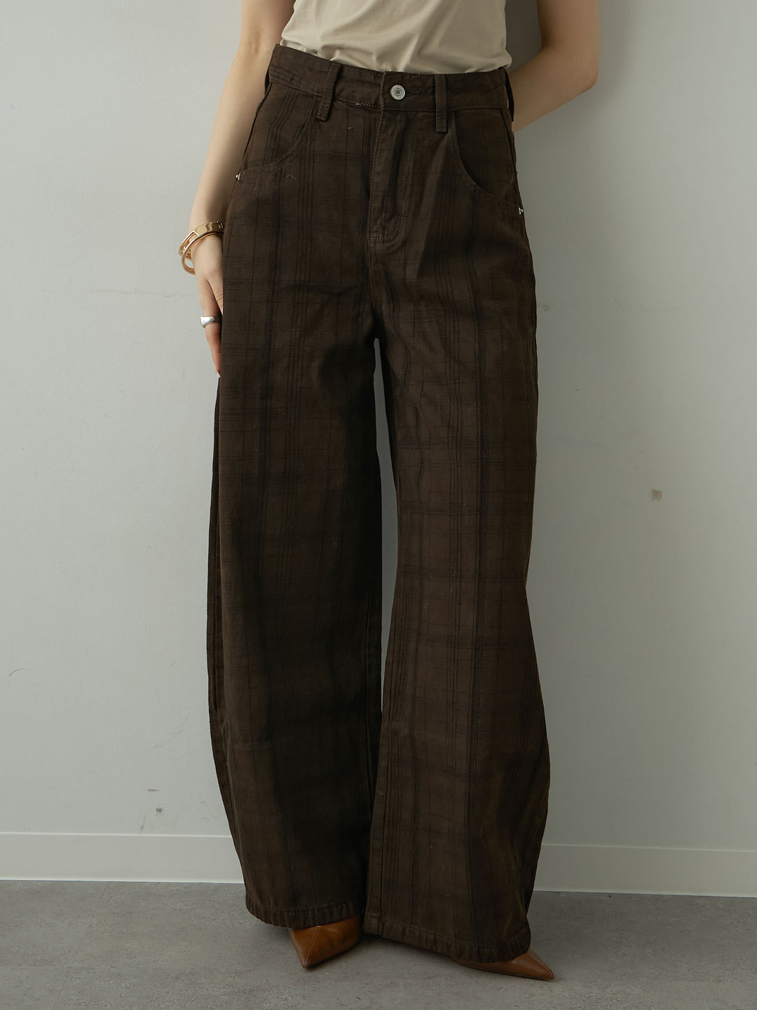 [予約]チェックエンブロイダリーカーブワイドデニム/brown
