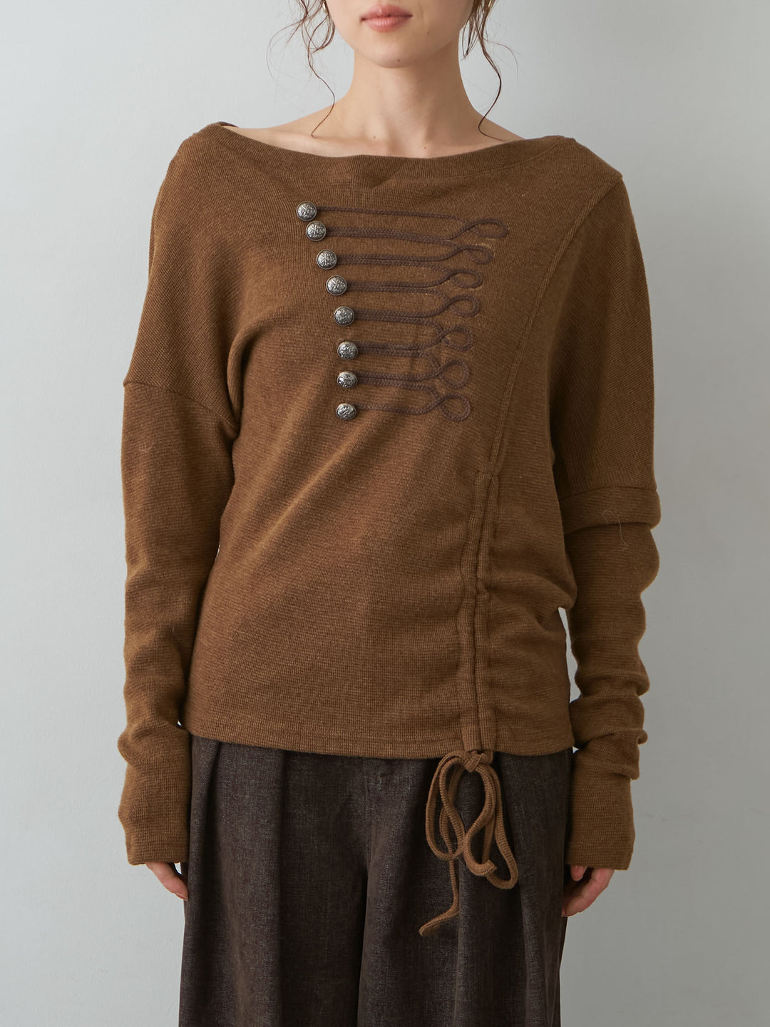 [予約]ナポレオンサイドギャザーワイドネックトップス/brown