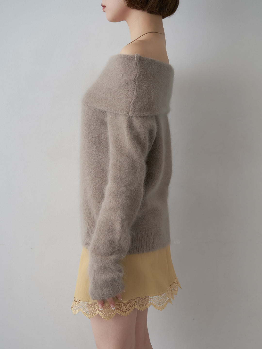 [予約]オフショルソフトシャギーニットトップス/camel