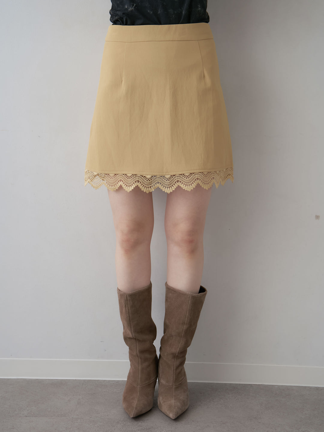 [予約]レースヘムレザーライクミニスカート/beige