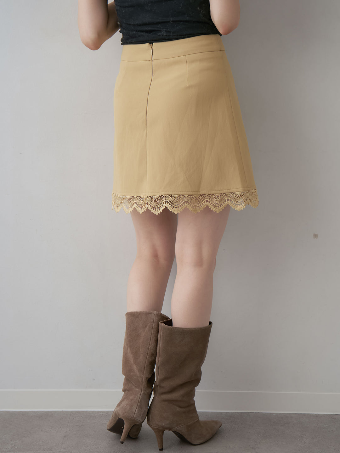 [予約]レースヘムレザーライクミニスカート/beige