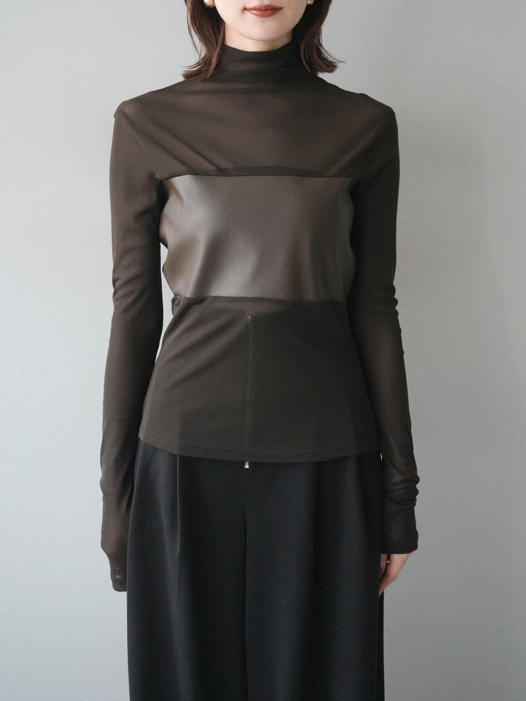 [予約]レザー切替プチネックシアートップス/khaki