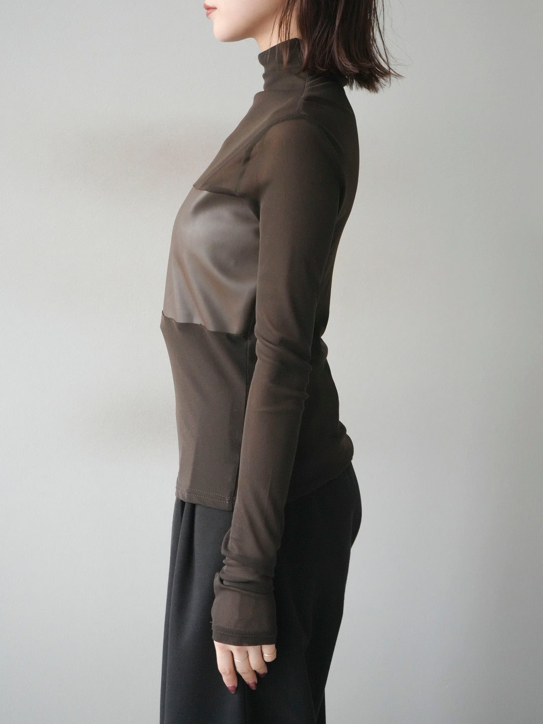 [予約]レザー切替プチネックシアートップス/khaki