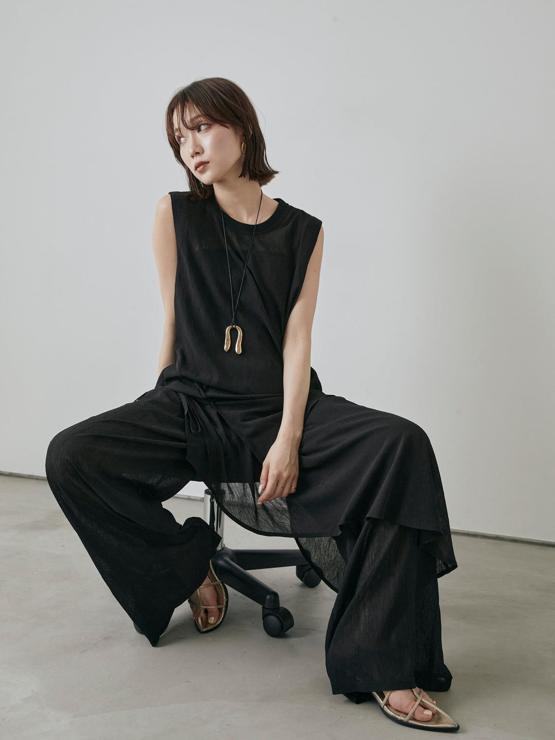 [予約]シアーワッシャーアシンメトリープルオーバー/ブラック