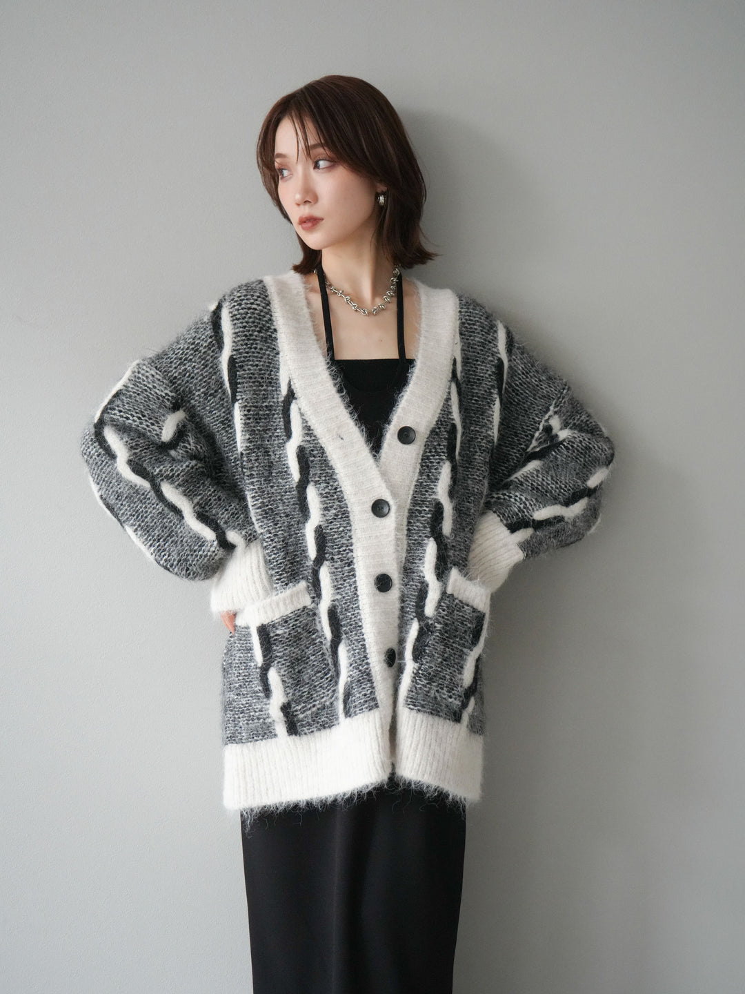 [予約]バイカラー編み込みデザインニットカーディガン/ホワイト