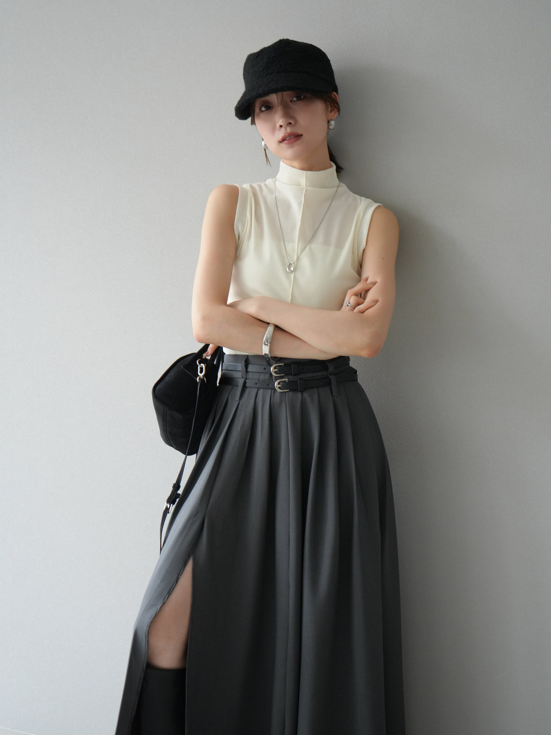 [SET]シアーベロアプチネックノースリーブトップス+エステルプリーツスリットスカート(2set)