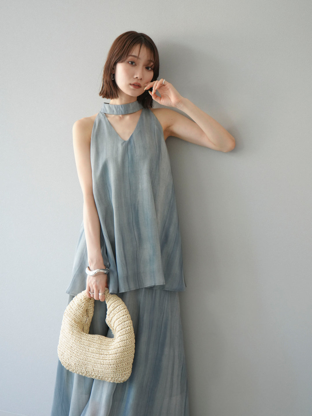 [SET] 細膩花紋V領襯衫＆喇叭裙（2套）