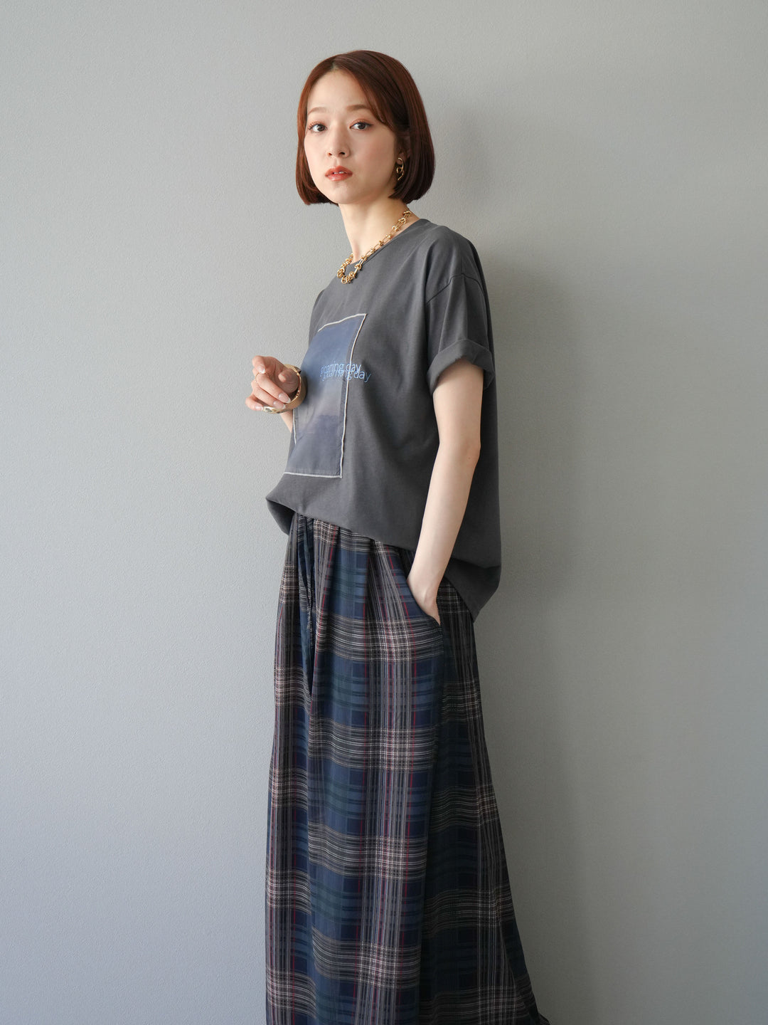 [SET] 薄紗層疊印花T卹 + 透視格紋寬鬆褲 (2件套)