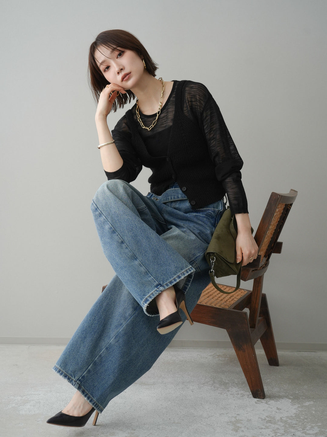 [予約]ビスチェアンサンブルシアーニット/black