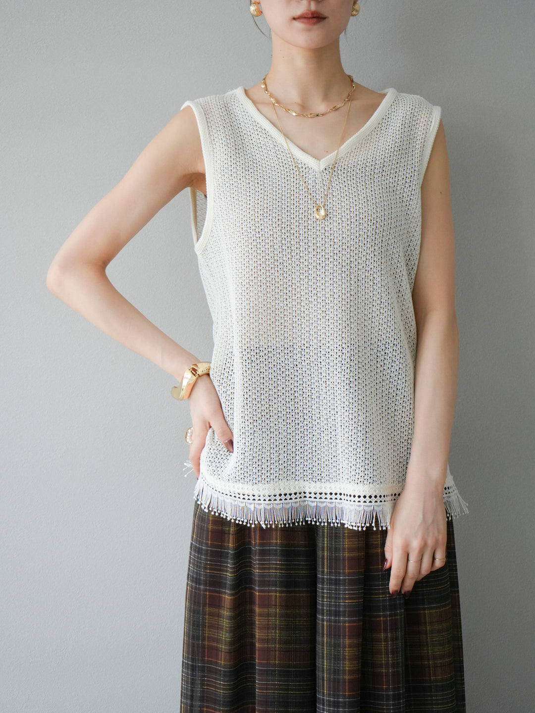 [予約]裾フリンジVネックニットタンクトップアンサンブル/オフ