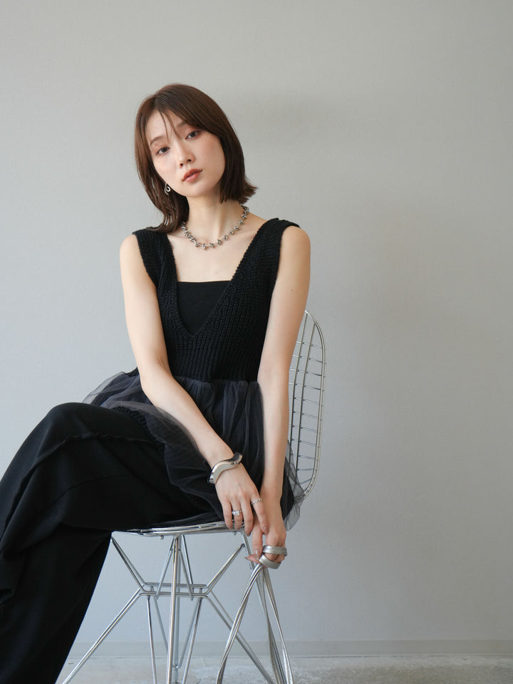 [SET] 薄紗層疊荷葉邊針織背心 + 兩用設計運動褲（2 件組）