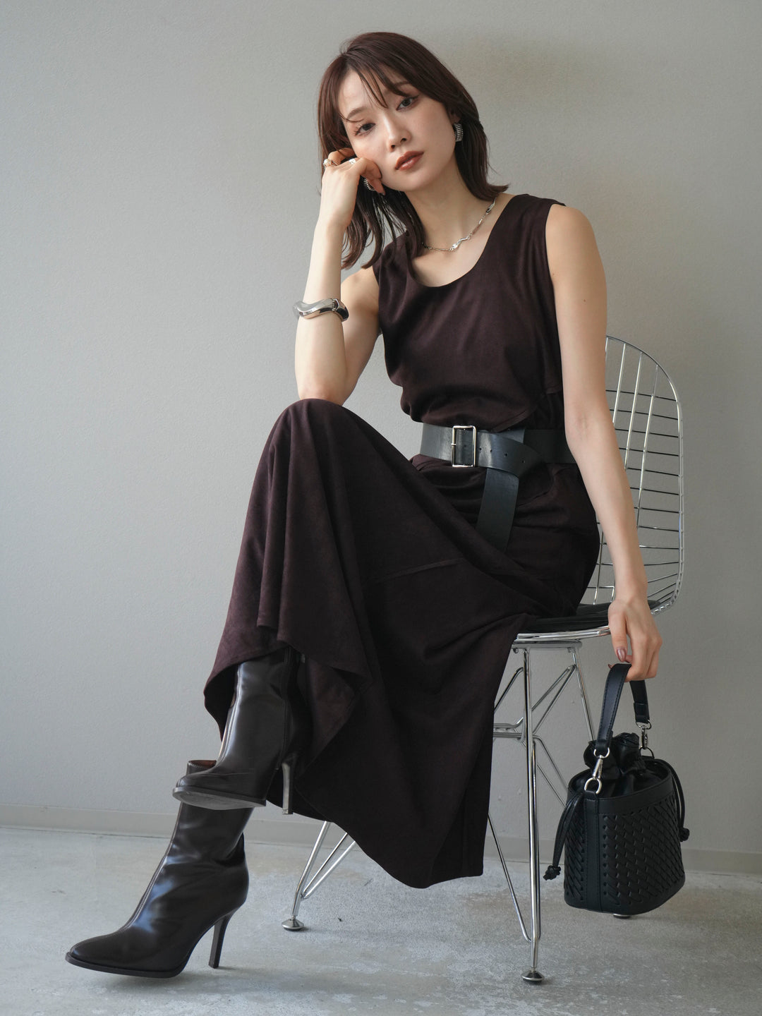 [予約]スエードアウトシームデザインベルト付ワンピース/bordeaux