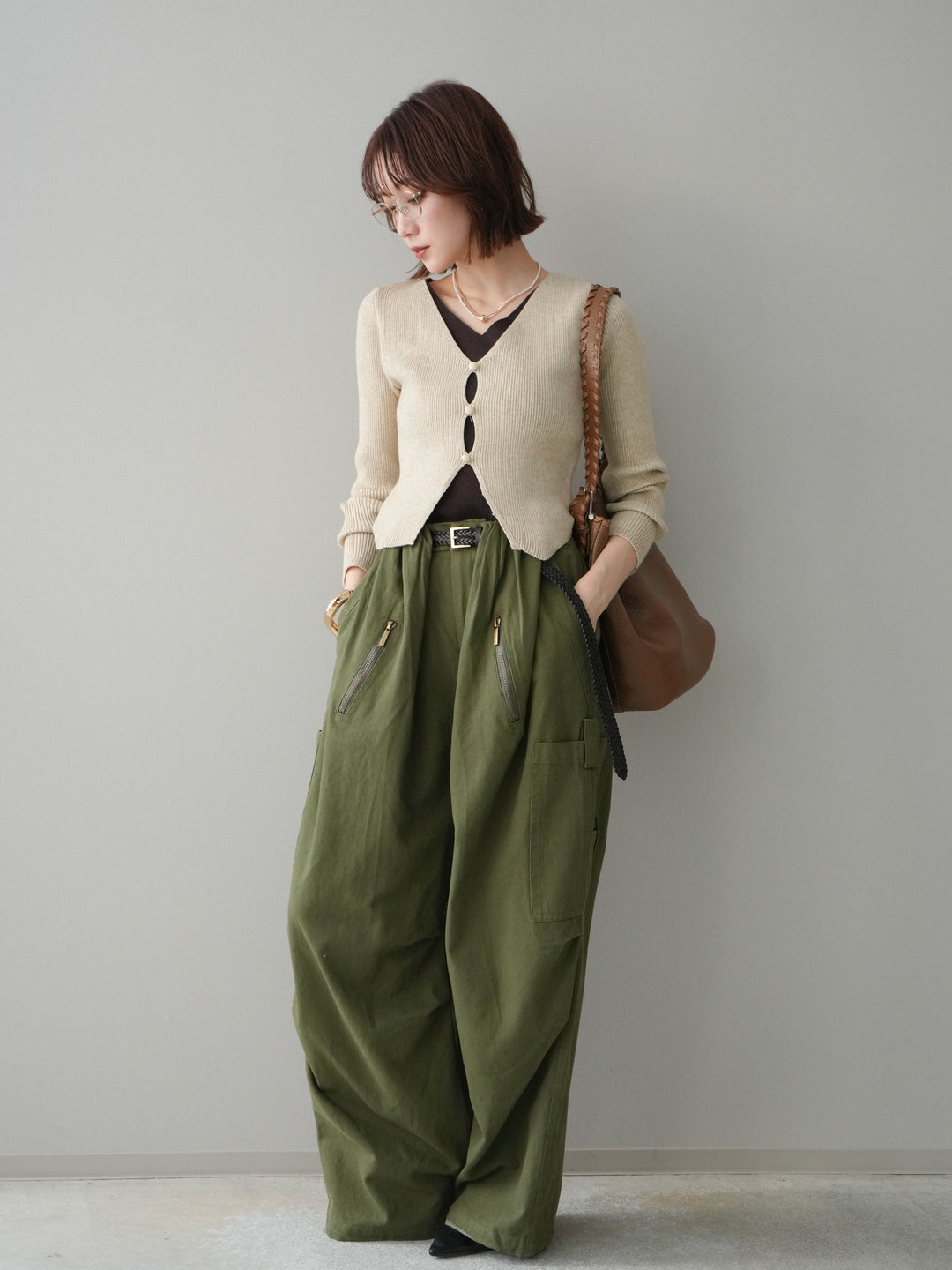 [SET]Vネック配色レイヤードスリットニットトップス+コットンタックループパンツ(2set)