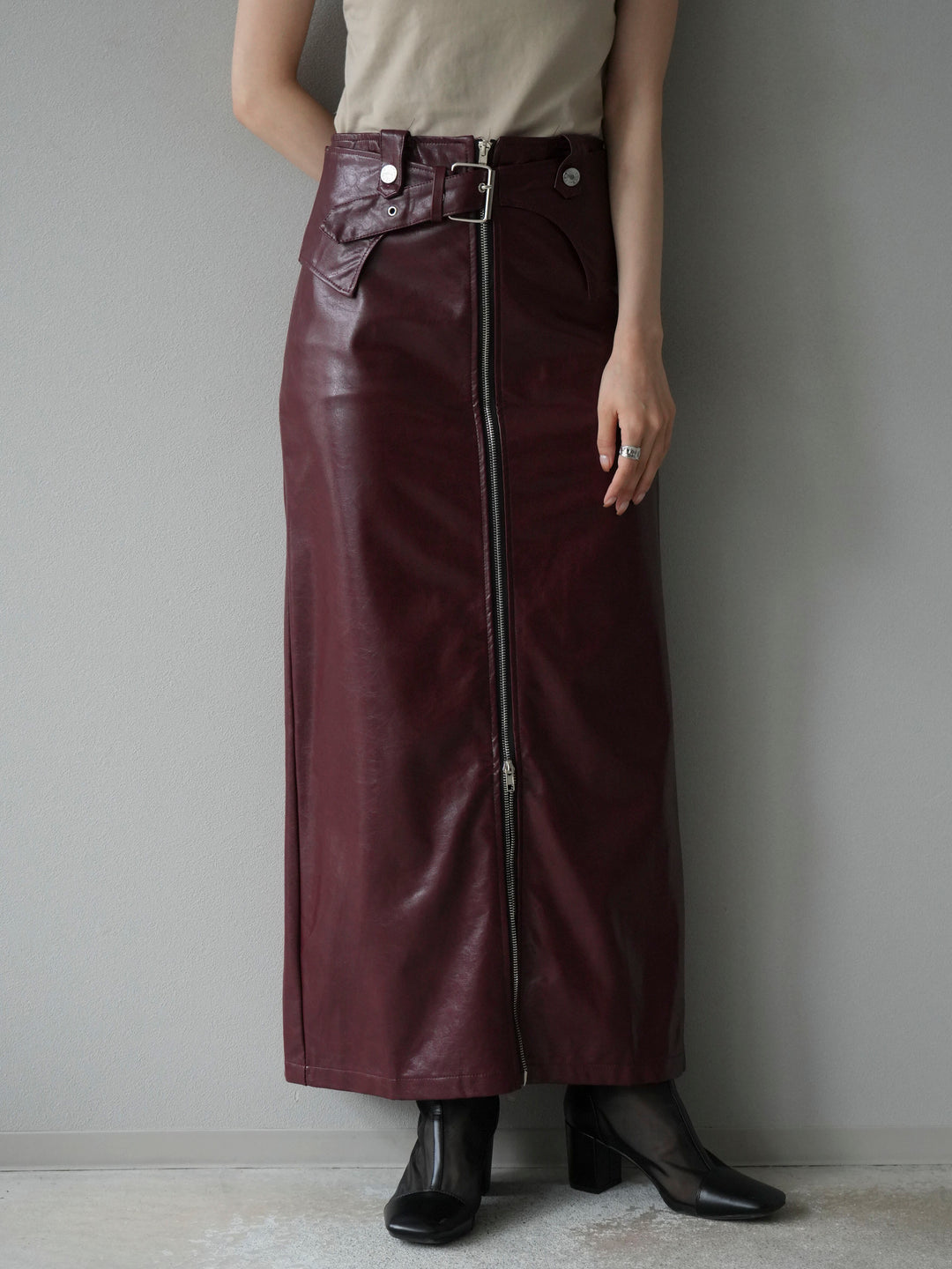 [予約]ベルトデザインレザータッチZIPタイトスカート/レッド