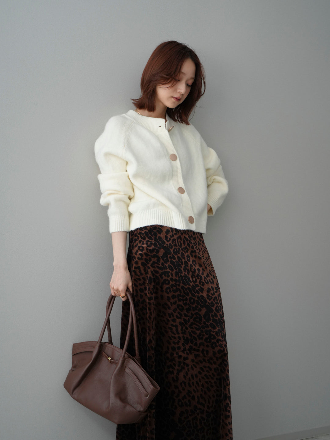 [SET]BIGボタンニットカーディガン+レオパードベロアナロースカート(2set)