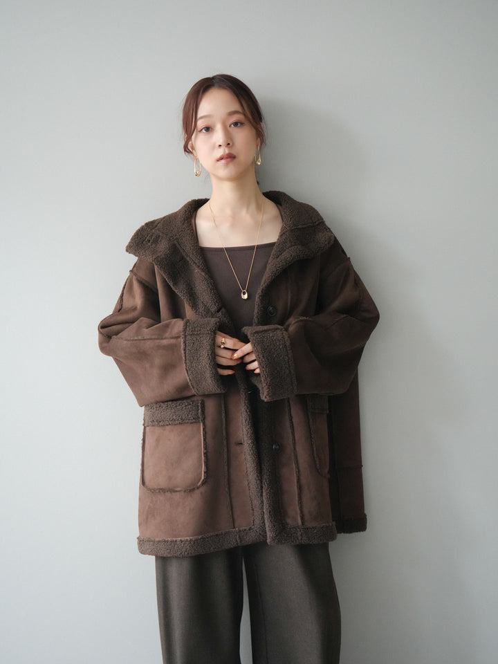 [SET]スタンドネックフェイクムートンミディアムコート+カップ付きバッククロスキャミソール+アニマル柄ベルト付きウールタッチワイドパンツ(3set)